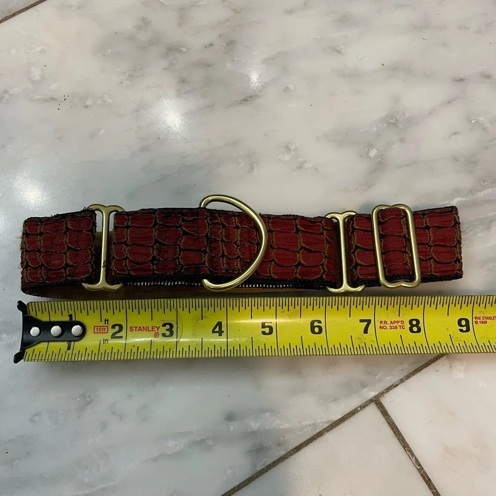 Mrs. Bones, reddish brown gator skin print large dog collar w/ gold tone clip